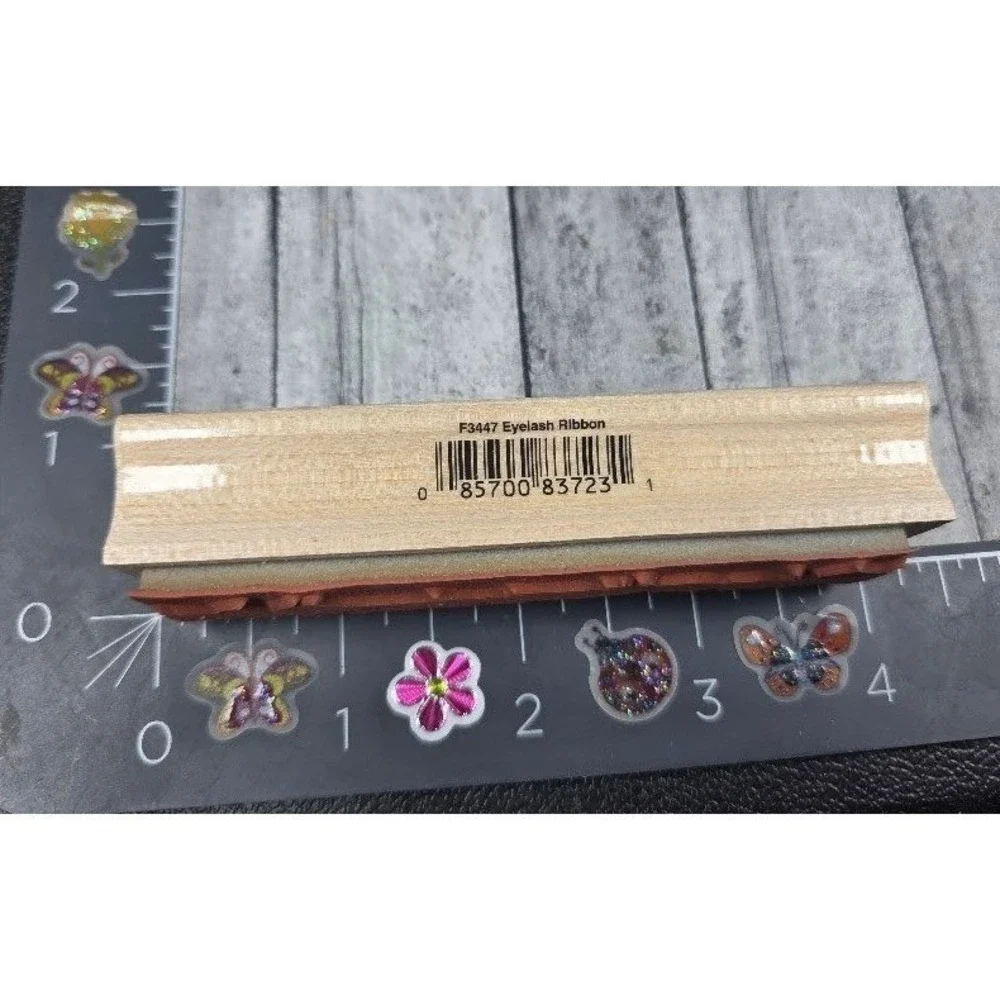 Hero Arts Eyelash Ribbon F3447 Border Fringe Rubber Stamp Wood #E15